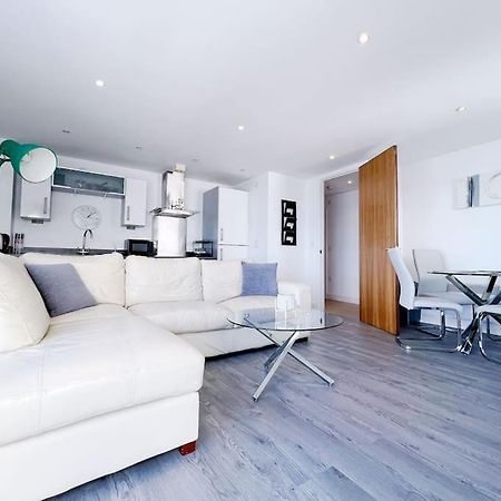 Stylish Seaview One-Bedroom Apt Суонси Экстерьер фото